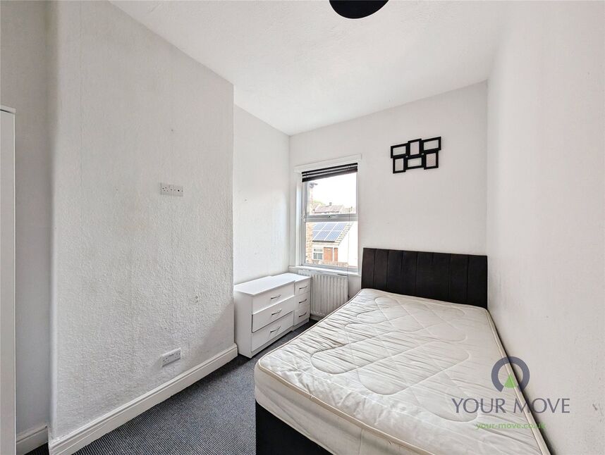 Middle Bedroom