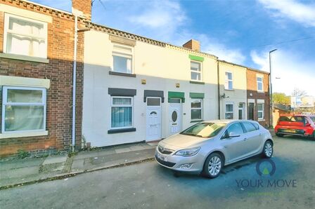 3 bedroom Mid Terrace House for sale