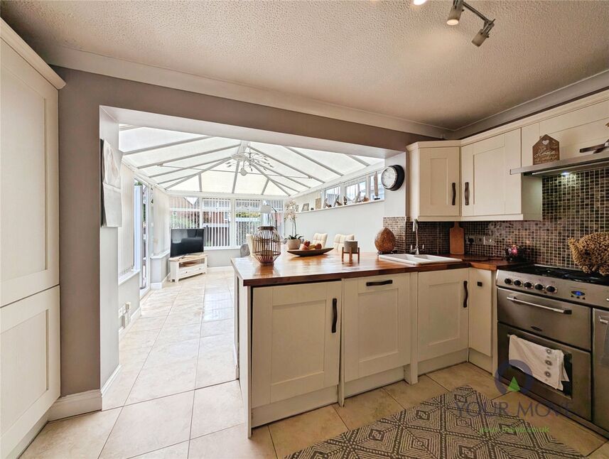 Kitchen / dining