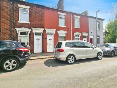 3 bedroom Mid Terrace House to rent