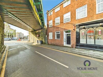 Caroline Street, 5 bedroom Flat for sale, &pound;300,000