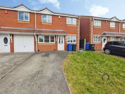 Blandford Close, 3 bedroom Semi Detached House to rent, &pound;950 pcm