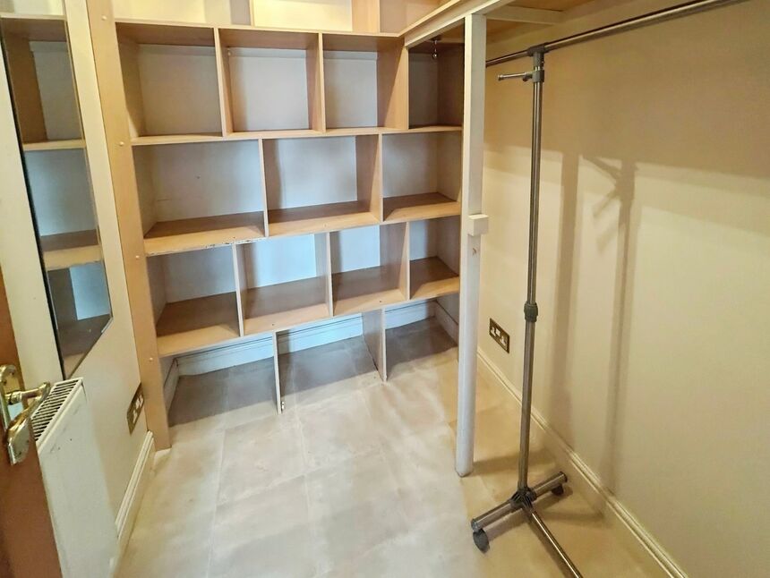 Dressing Room / Study