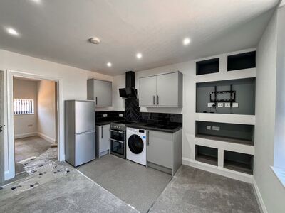 Leicester Road, 1 bedroom Flat to rent, &pound;750 pcm