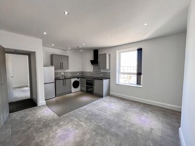 Leicester Road, 2 bedroom Flat to rent, &pound;950 pcm