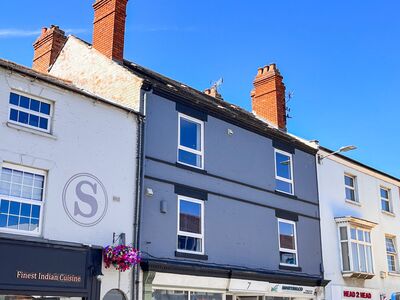 Leicester Road, 2 bedroom Flat to rent, &pound;950 pcm