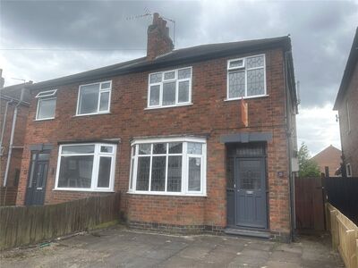 Woodlands Drive, 3 bedroom Semi Detached House to rent, &pound;1,250 pcm