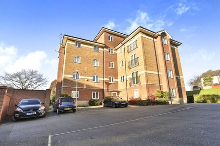Witney Close, 2 bedroom  Flat to rent, £850 pcm