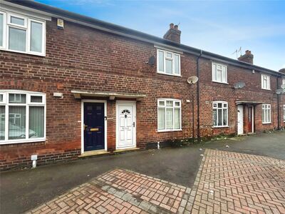 3 bedroom Mid Terrace House for sale