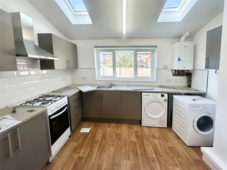 Kitchen / Dining Area