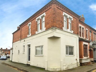 Russell Street, 4 bedroom End Terrace House for sale, £260,000