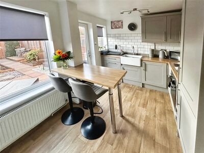 Newbold Close, 2 bedroom Mid Terrace House for sale, £200,000