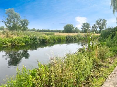 2 bedroom Detached House for sale