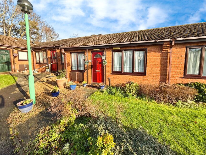 2 bedroom Mid Terrace House for sale