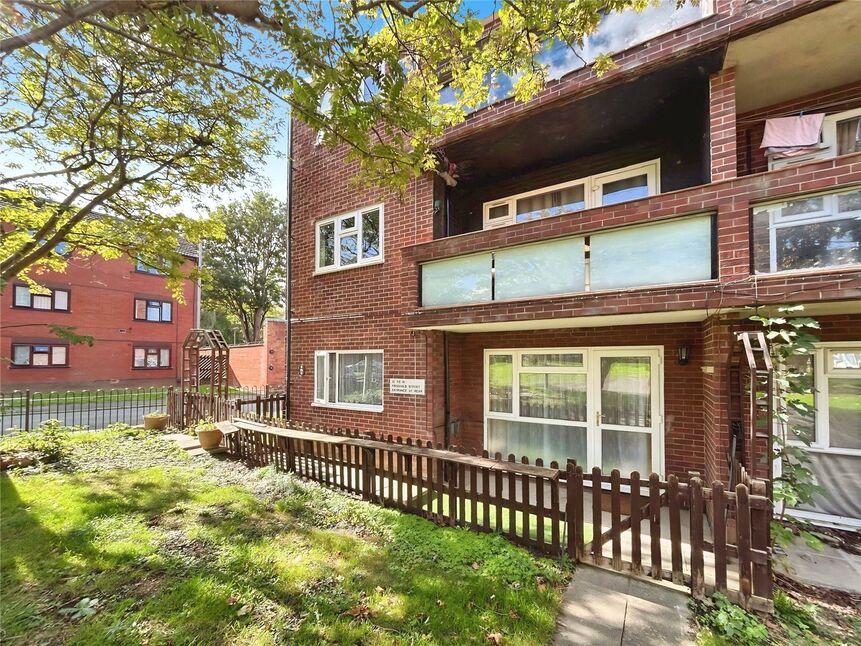 Main image of 1 bedroom  Flat for sale, Freehold Street, Loughborough, Leicestershire, LE11