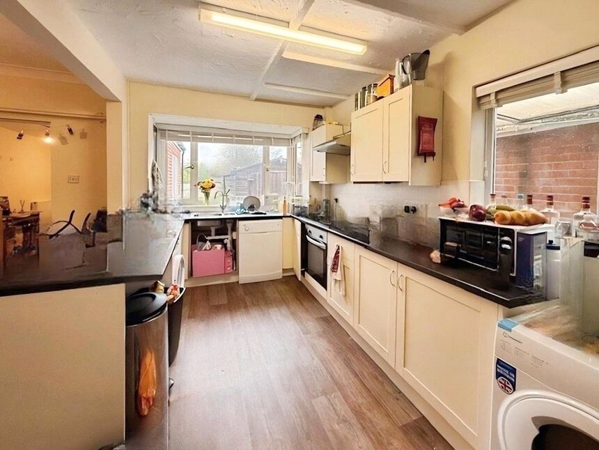 Kitchen & Reception Area