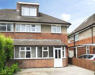 5 bedroom Semi Detached House to rent