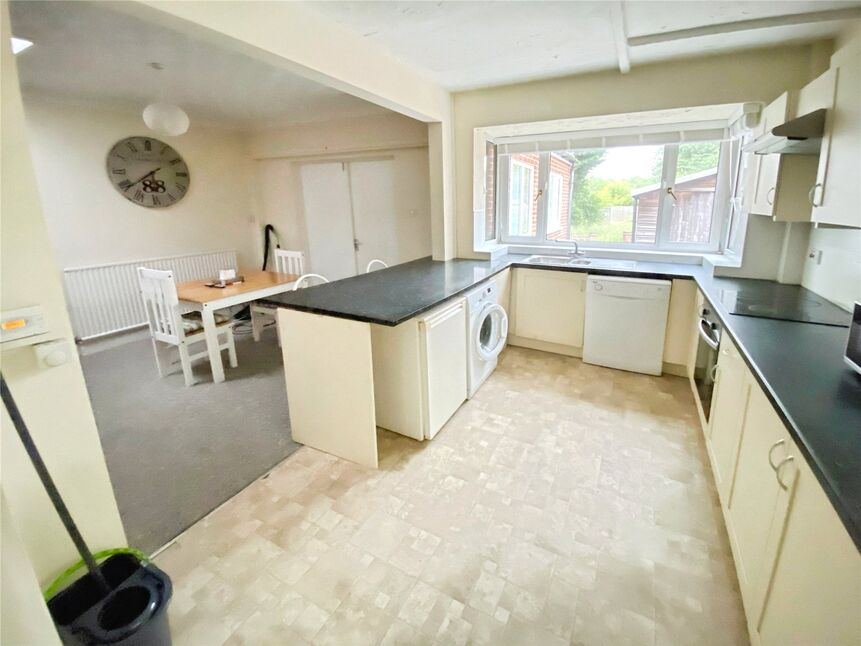Kitchen & Reception Area