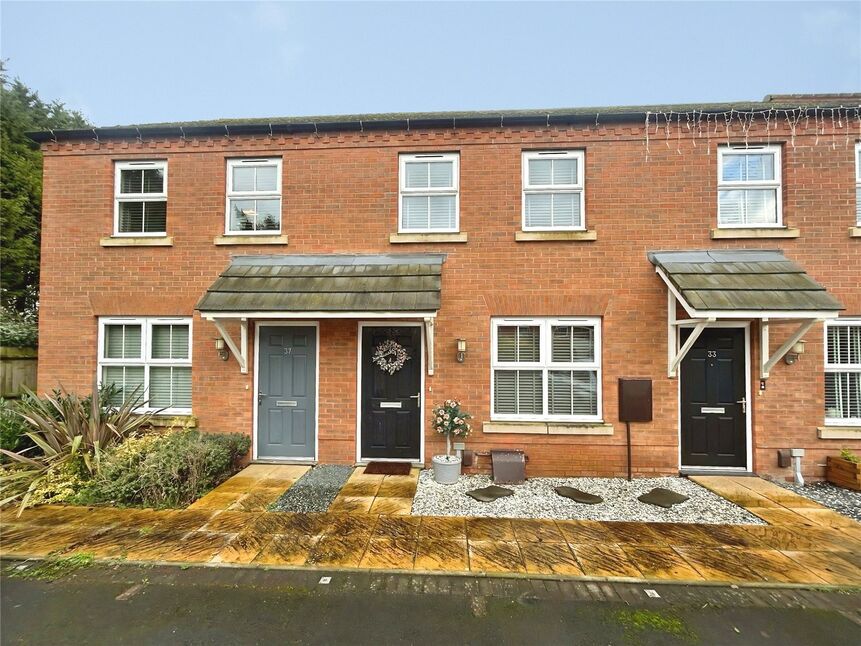 2 bedroom Mid Terrace House for sale