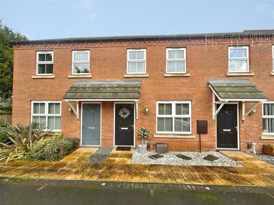 2 bedroom Mid Terrace House for sale