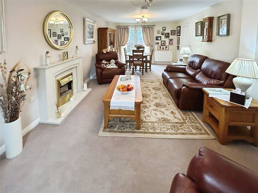 Lounge / Dining Room