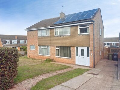 Cleeve Mount, 3 bedroom Semi Detached House for sale, &pound;240,000