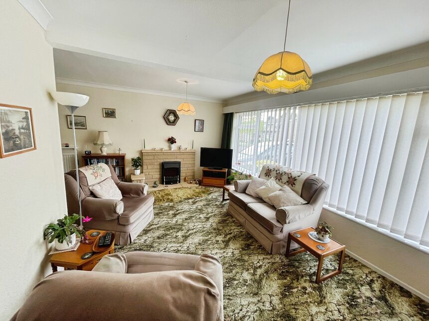 Lounge / Dining Room