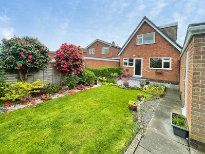 2 bedroom Detached House for sale