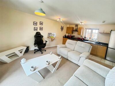 2 bedroom Flat for sale