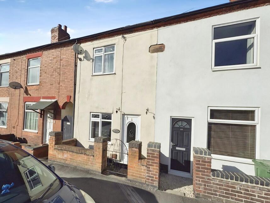 2 bedroom Mid Terrace House for sale