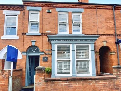 Heathcoat Street, 4 bedroom Mid Terrace House for sale, &pound;350,000