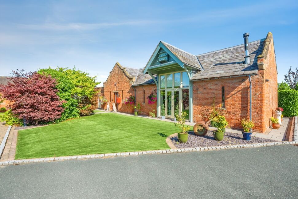 Main image of 4 bedroom House for sale, Home Farm Courtyard, Castle Donington, Leicestershire, DE74