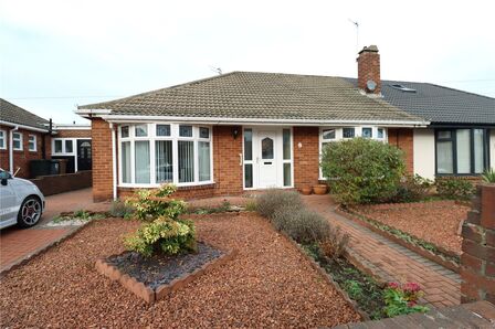 Solway Avenue, 2 bedroom Semi Detached Bungalow to rent, £1,400 pcm