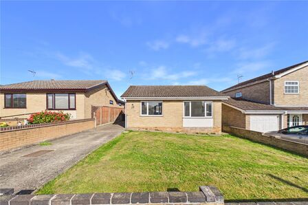 Allen Road, 2 bedroom Detached Bungalow to rent, &pound;925 pcm