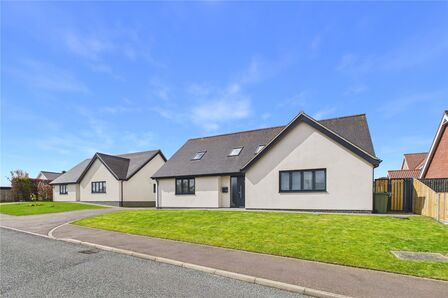 Bulmer Lane, 5 bedroom Detached House for sale, &pound;600,000