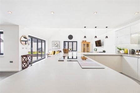 Bulmer Lane, 5 bedroom Detached House for sale, &pound;575,000