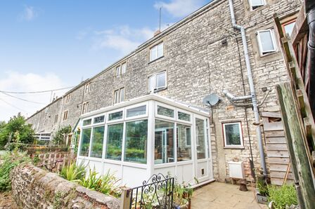 4 bedroom Mid Terrace House for sale
