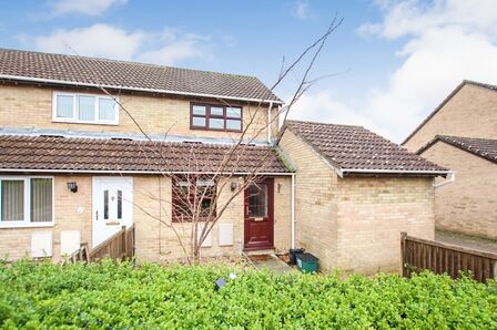 2 bedroom Semi Detached House to rent