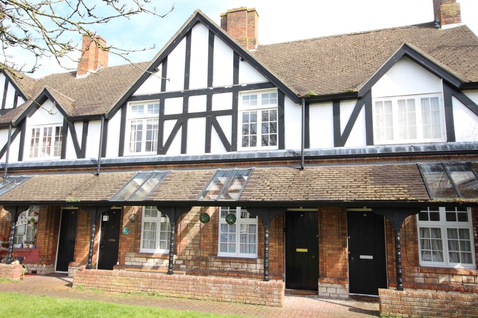 Main image of 1 bedroom Mid Terrace House to rent, High Street, Midsomer Norton, Radstock, BA3