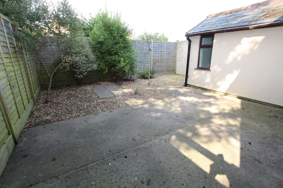 Rear Courtyard Garden