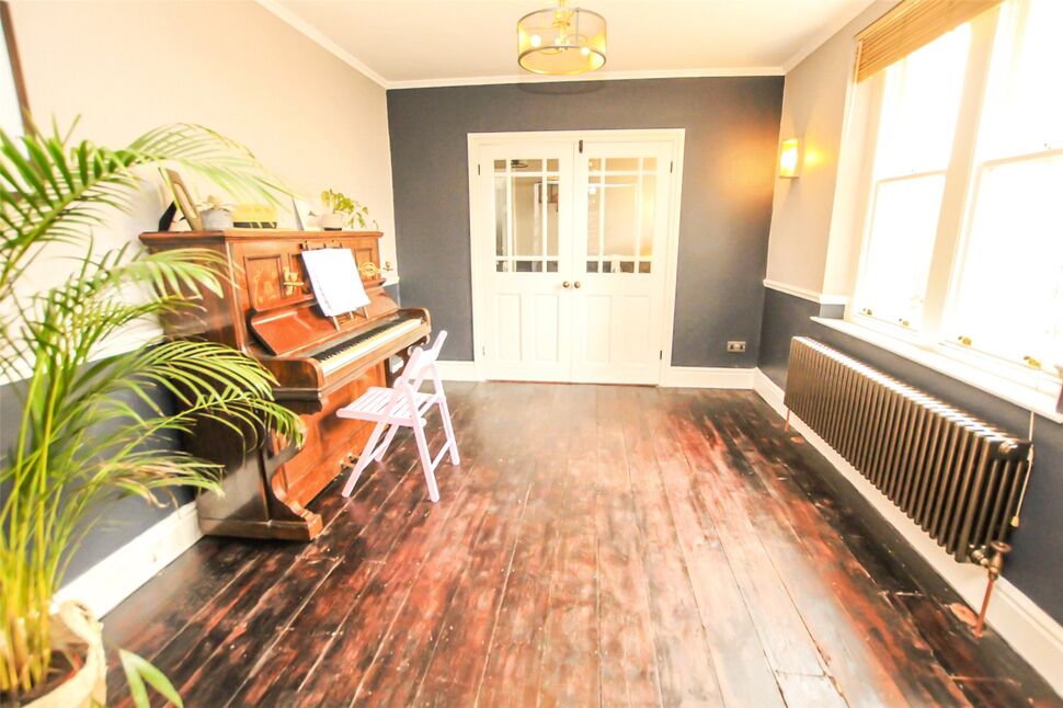 5 bedroom Detached House for sale, Lynton Road, Midsomer Norton, BA3