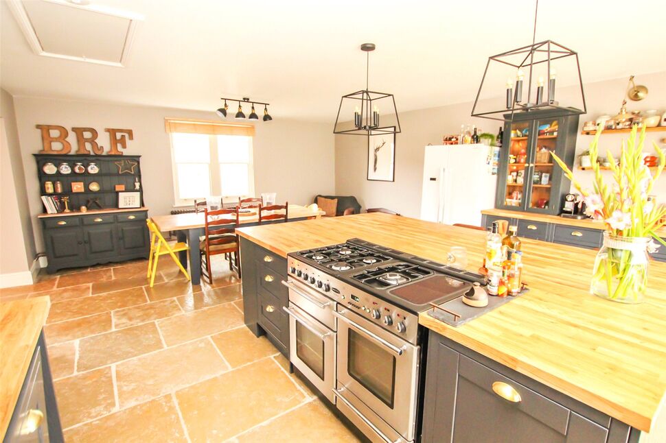 5 bedroom Detached House for sale, Lynton Road, Midsomer Norton, BA3