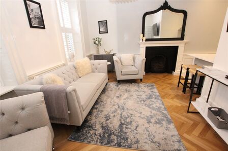 Fountain Buildings, 3 bedroom Flat to rent, &pound;1,700 pcm
