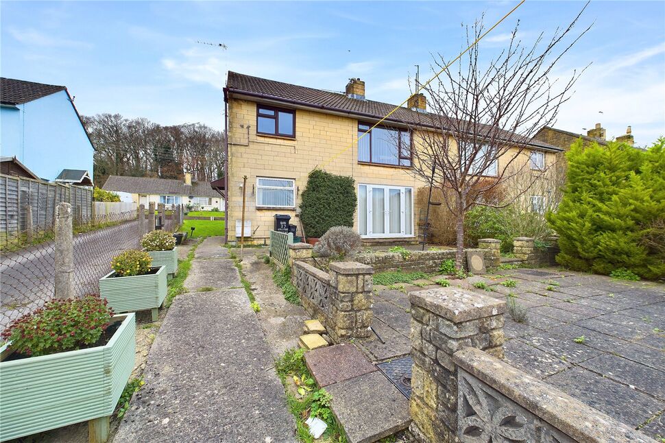 Main image of 1 bedroom Flat for sale, Hillside Crescent, Midsomer Norton, Somerset, BA3