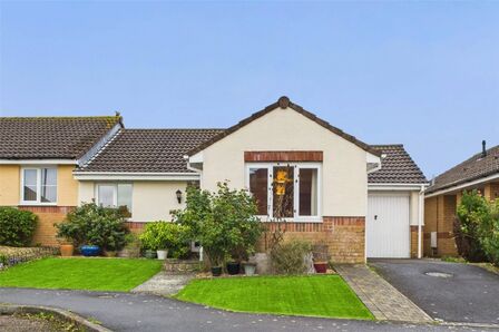 Old England Way, 2 bedroom Semi Detached Bungalow for sale, £325,000