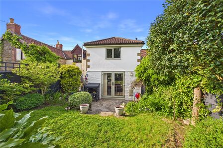 2 bedroom Mid Terrace House for sale