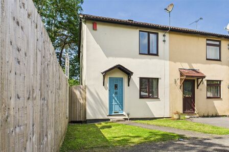 Waterloo Road, 3 bedroom Semi Detached House for sale, £240,000