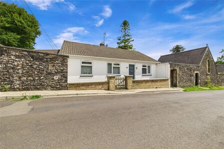 2 bedroom Link Detached Bungalow for sale