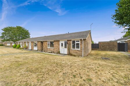 Eckweek Gardens, 2 bedroom Link Detached Bungalow for sale, £250,000