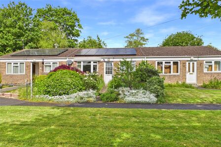 2 bedroom Mid Terrace Bungalow for sale